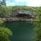 Trou dans massif corallien avec eau saumatre