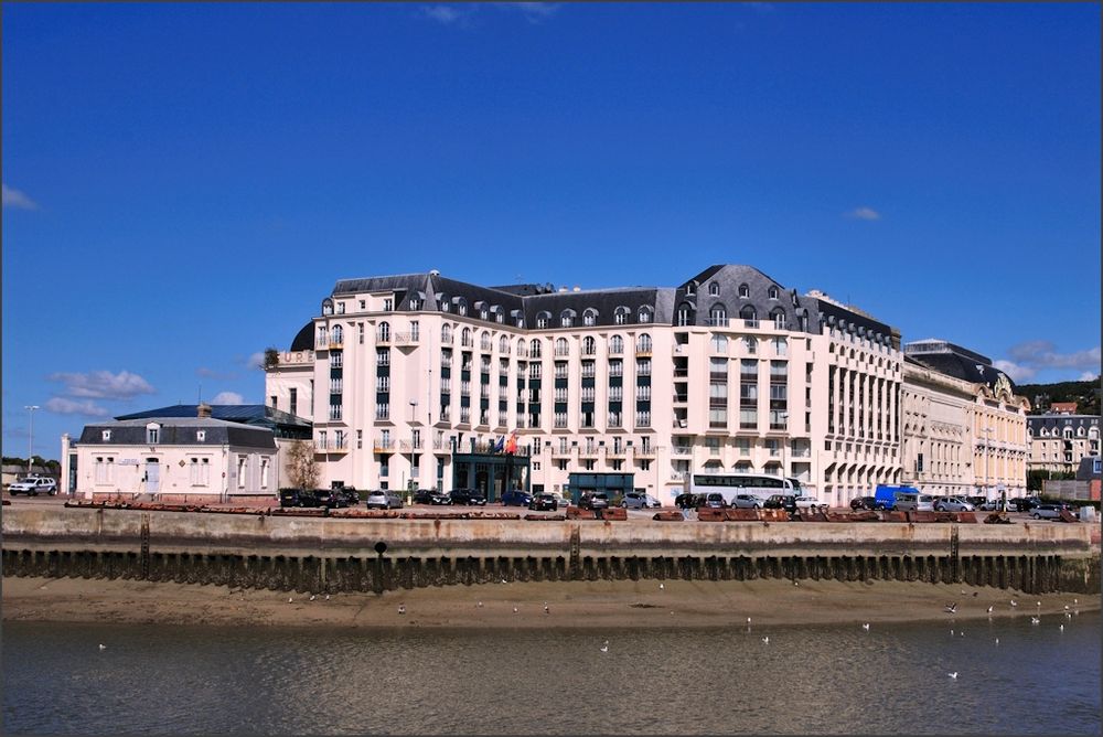 Trouville Hotel und Casino Foto & Bild europe, france, normandie