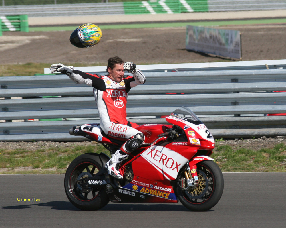 Troy Bayliss Winning assen 2008