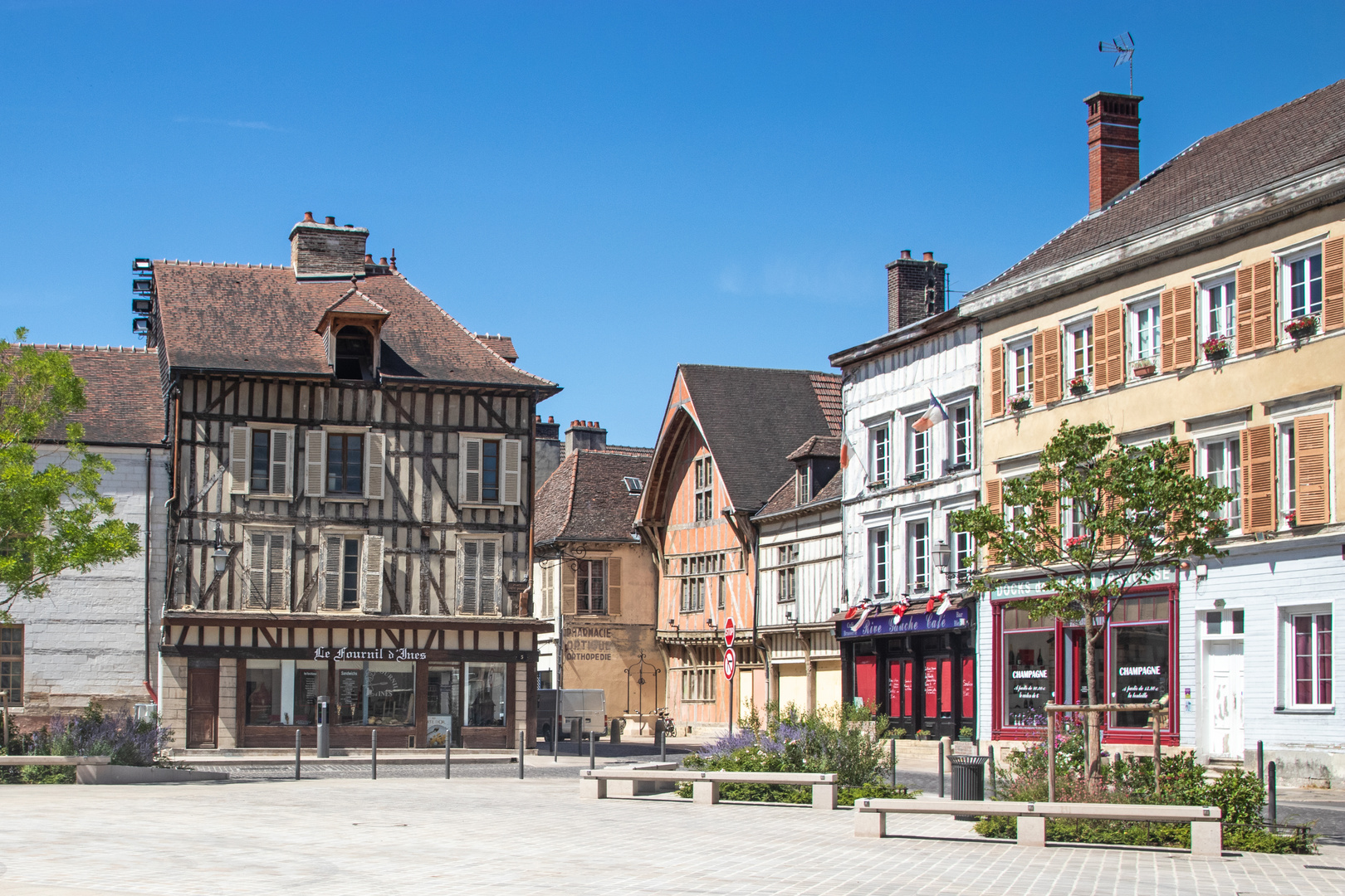 Troyes - Place Saint-Pierre