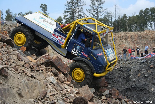 Truck beim Geländefahren