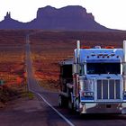 Truck vor dem Monument Valley