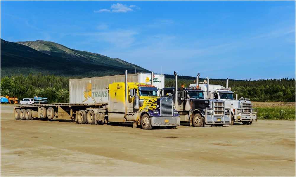 Trucks in Coldfoot Alaska Foto & Bild north america, united states