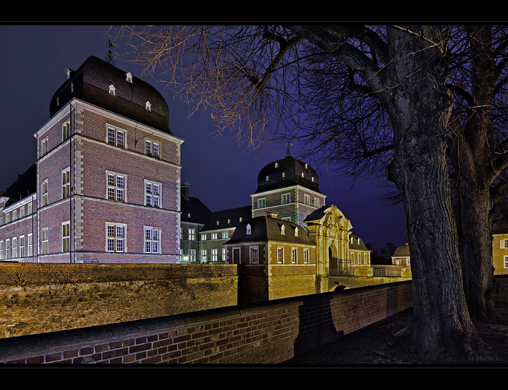 Trüber Dezemberabend am Schloss Ahaus