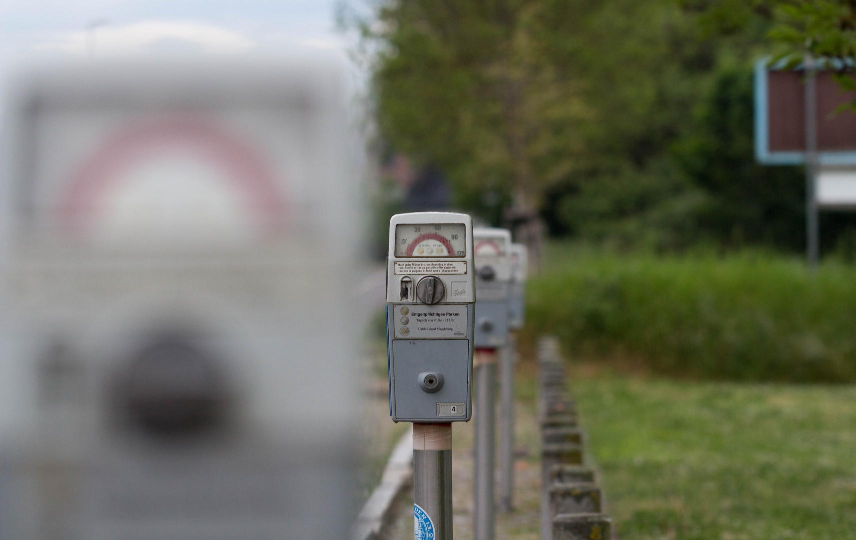 Trüber Sonntagmorgen in Magdeburg - Parkuhr