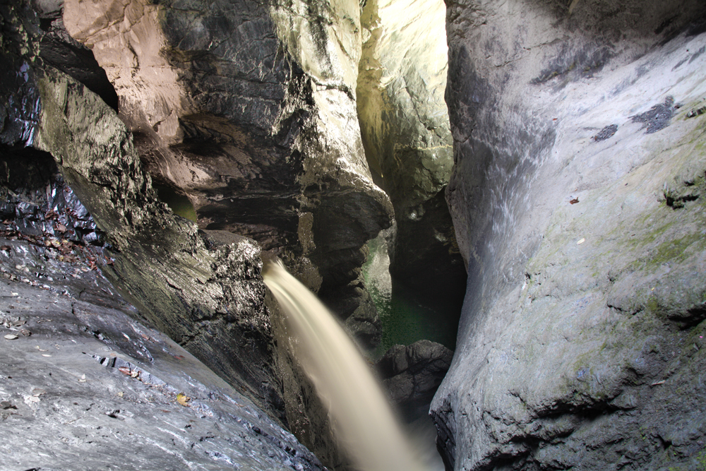 Trümmelbach fällt