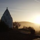 Trullo im Morgennebel