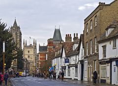 Trumpington Street: vue vers le centre ville  --  Cambridge 