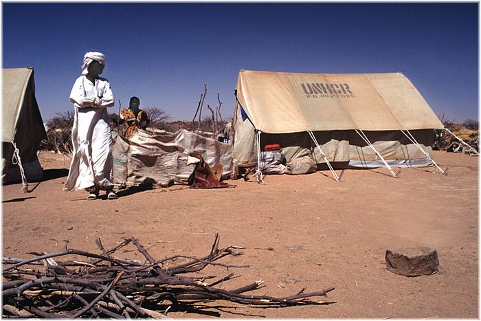 TSCHAD, Flüchtlingsfamilie in Farchana 1/4