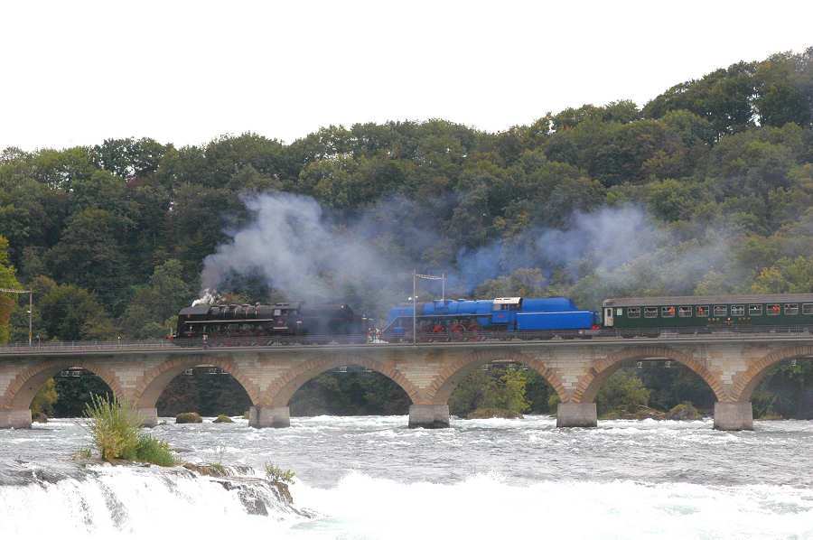 Tschechische Dampfloks oberhalb des Rheinfalls (SH)