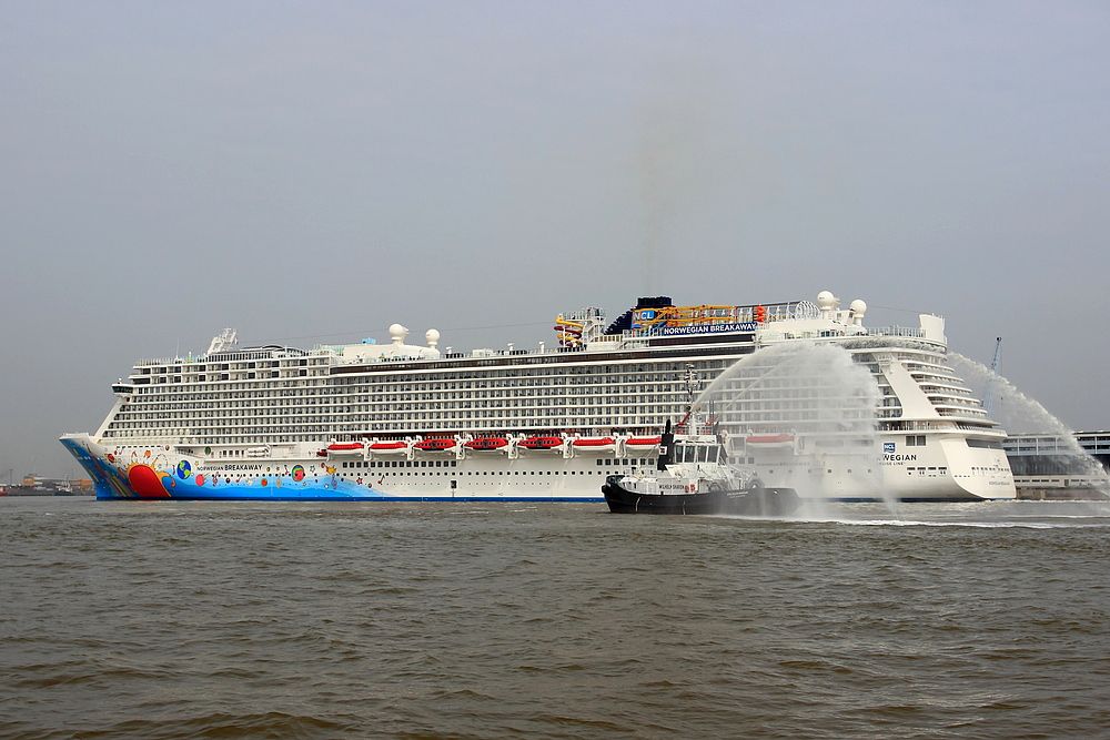 TSCHÜSS - Norwegian Breakaway!