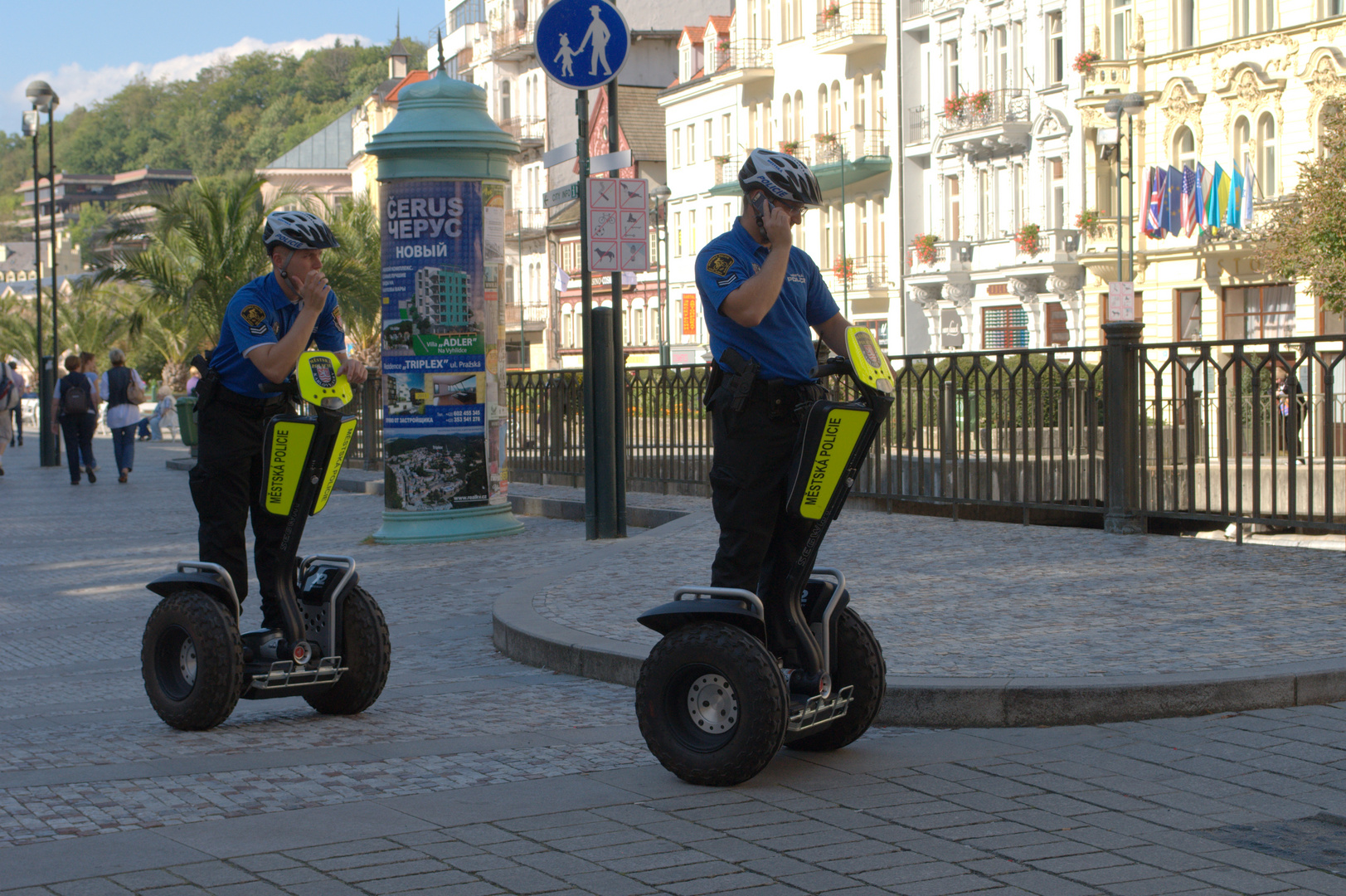 Ttelefonieren beim fahren ist verboten!