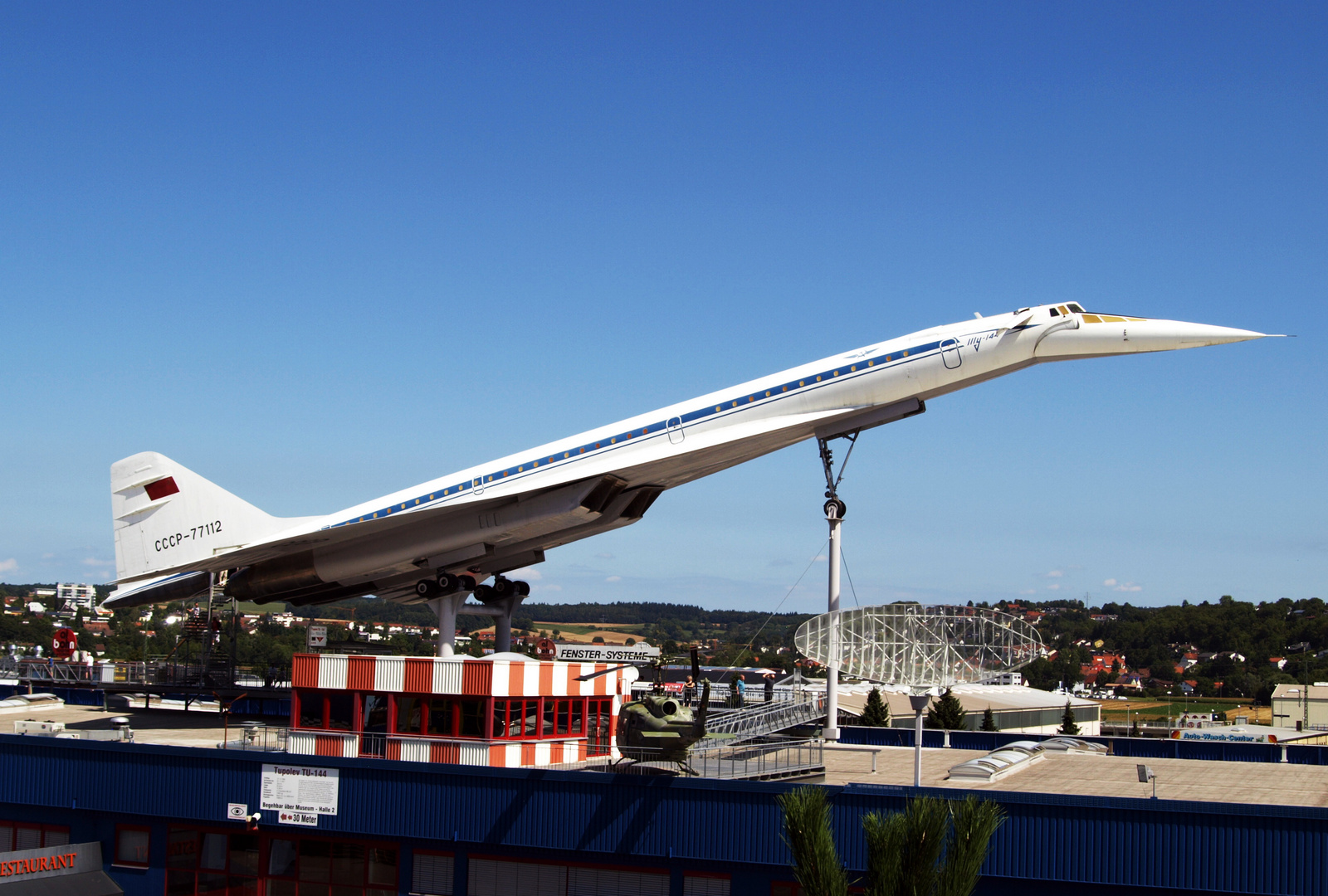 Tu-144