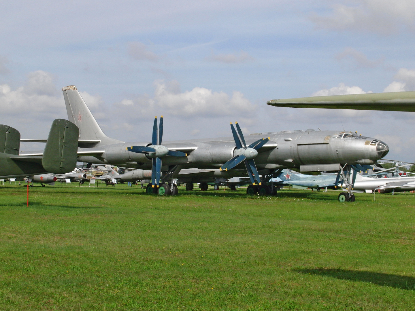 Tu-95W