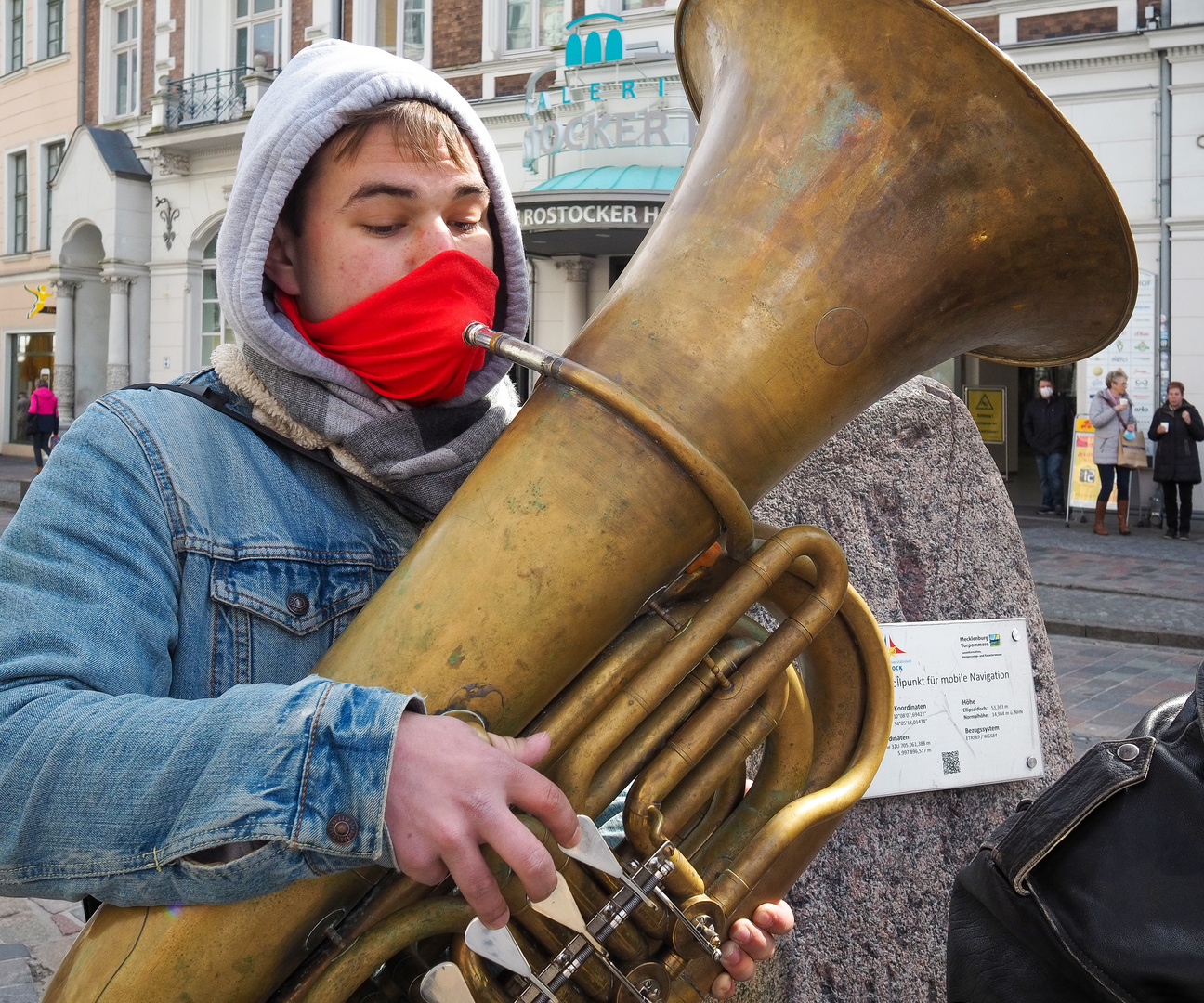 Tuba Musikanten am Rostocker Hof (2)