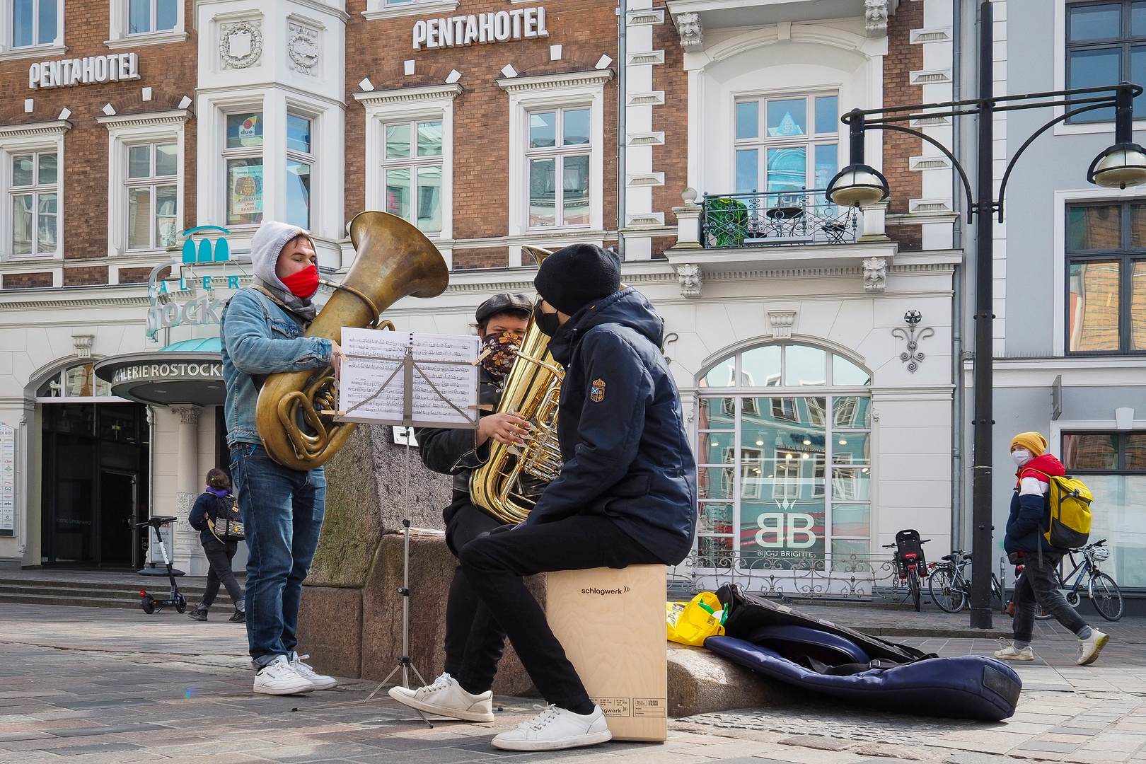 Tuba Musikanten am Rostocker Hof (6)