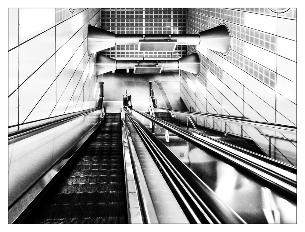 tube station cologne