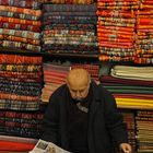 Tuchhändler auf dem großen Bazar in Istanbul ...