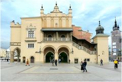 Tuchhalle 2