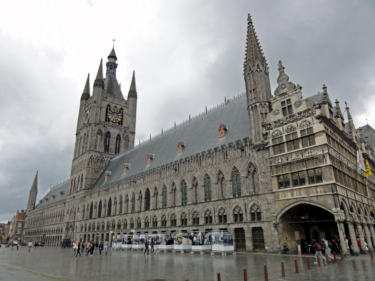 Tuchhalle in Ypern, Belgien