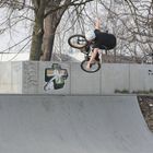 Tuck No Hand Air