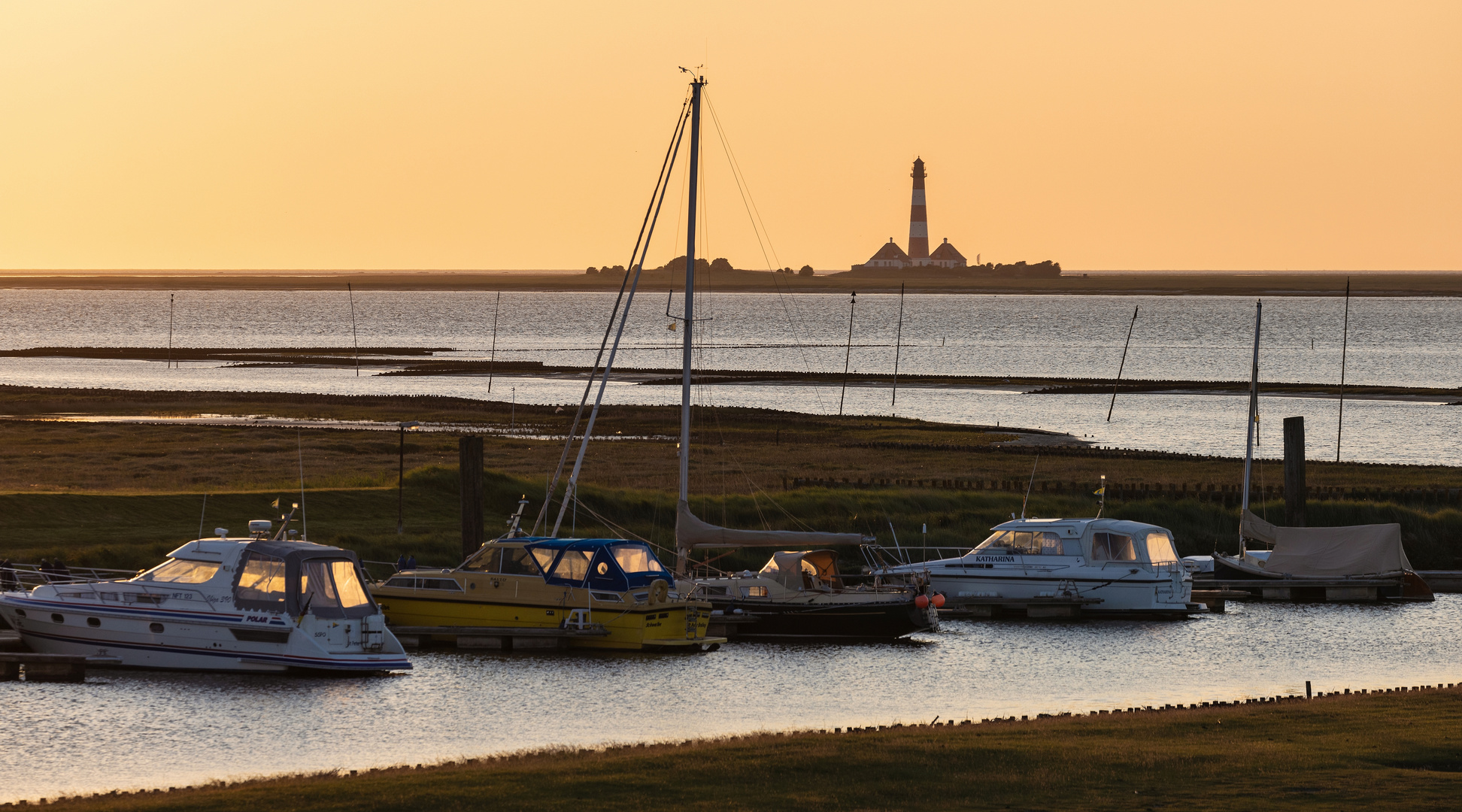 Tümlauer Bucht und der Blick zum Leuchtturm