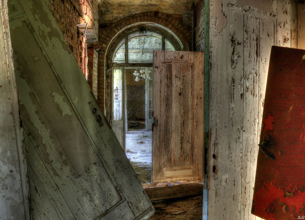 Tür an Tür..... Foto & Bild fotos, spezial, marodes Bilder auf