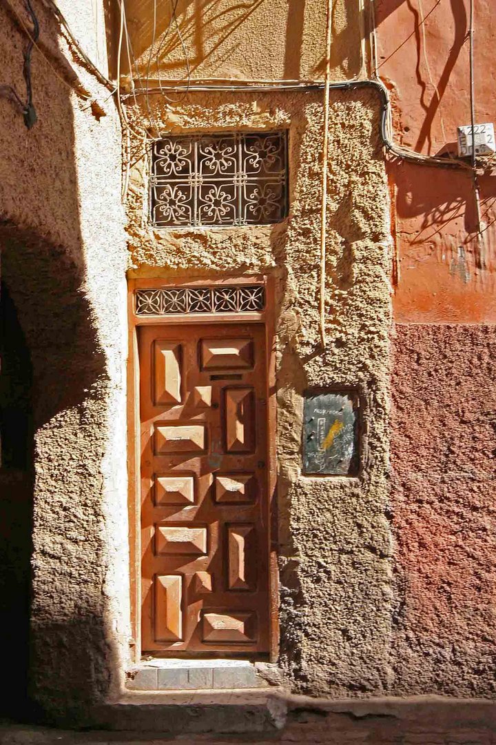 Tür in der Medina von Marrakesch