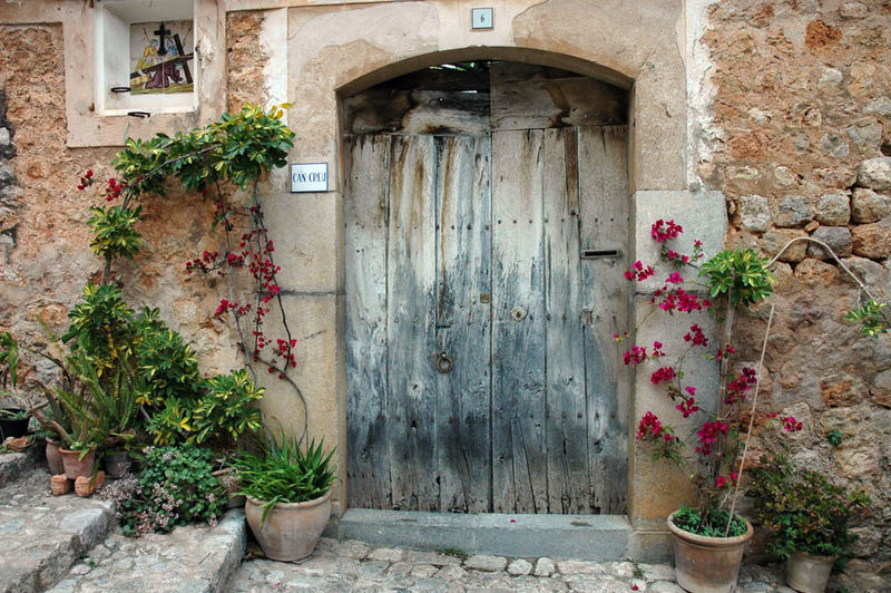Tür in Fornalutx (Mallorca) von Jörg Fröhlich