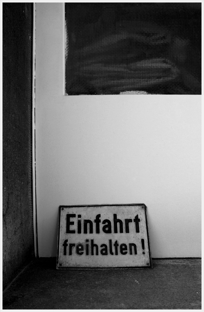 Tür + Schild