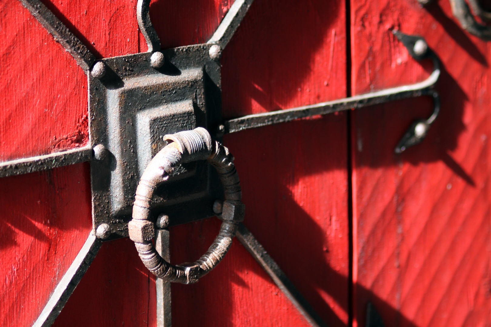 Türbeschlag an der Kirche im Vikingerdorf Bork Havn in Dänemark