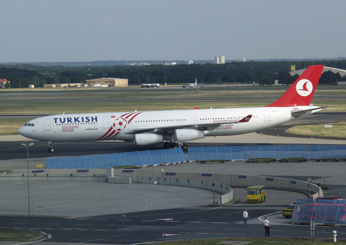 Türk Hava Yollari - Airbus 340-300