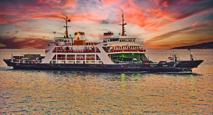 Türkei  -  Fährschiff Im Marmarameer