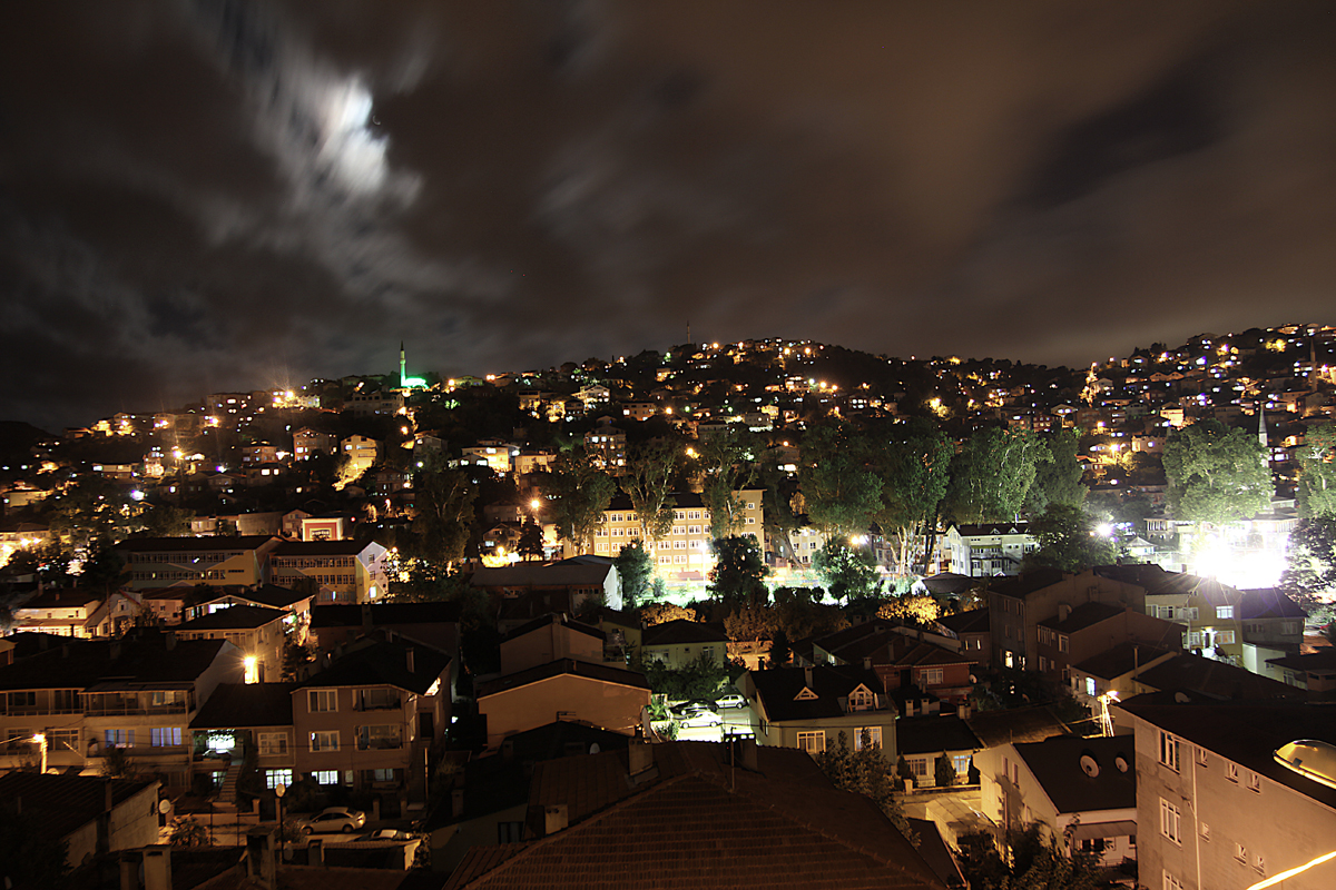 Türkei - Istanbul bei Nacht vom Balkon aus