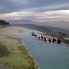 TÜRKEI - vorsichtlich in Pamukkale gehen