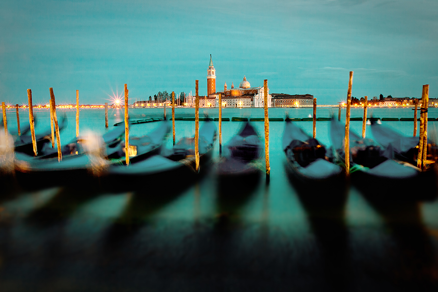 Türkis-blaue Stunde in Venedig