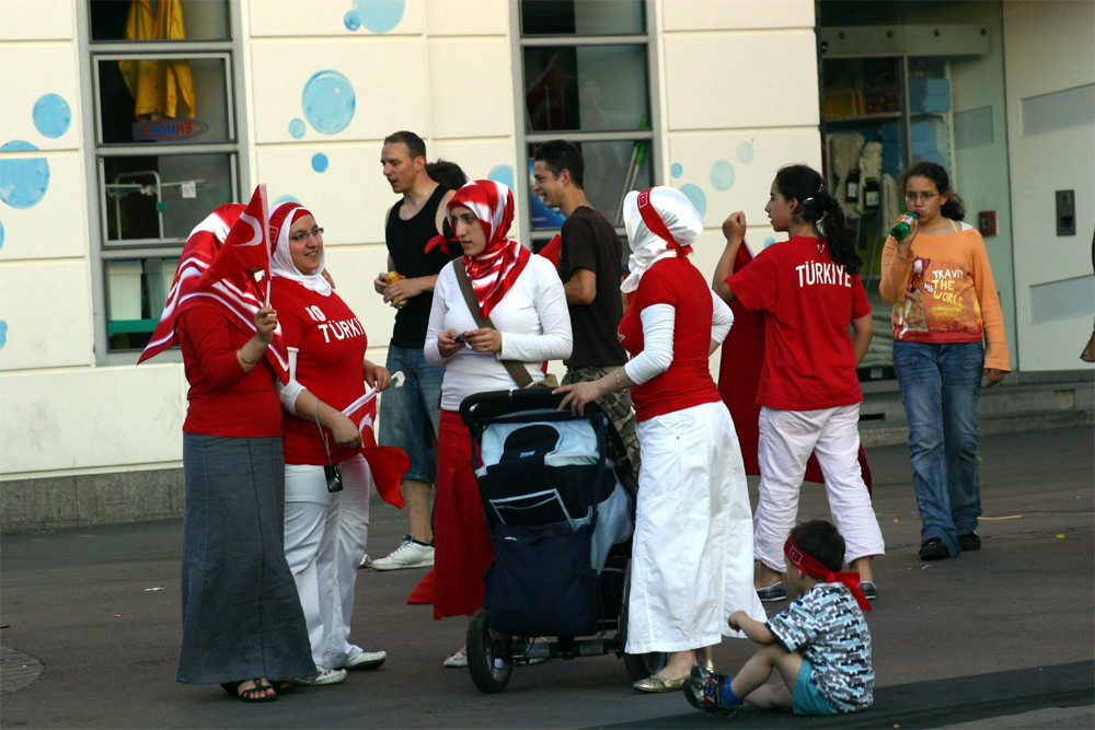 Türkische Anhängerinnen