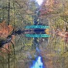 Türkise Brücke im Frühling