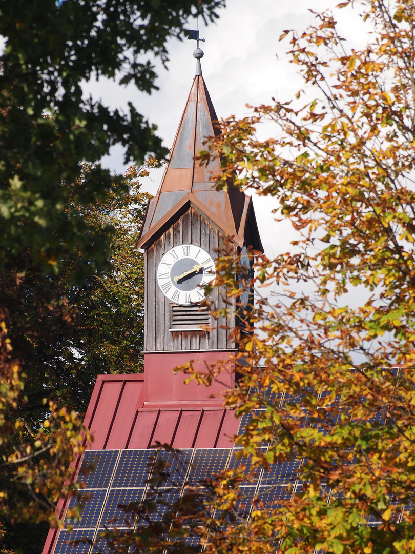 Türmchen mit Uhr