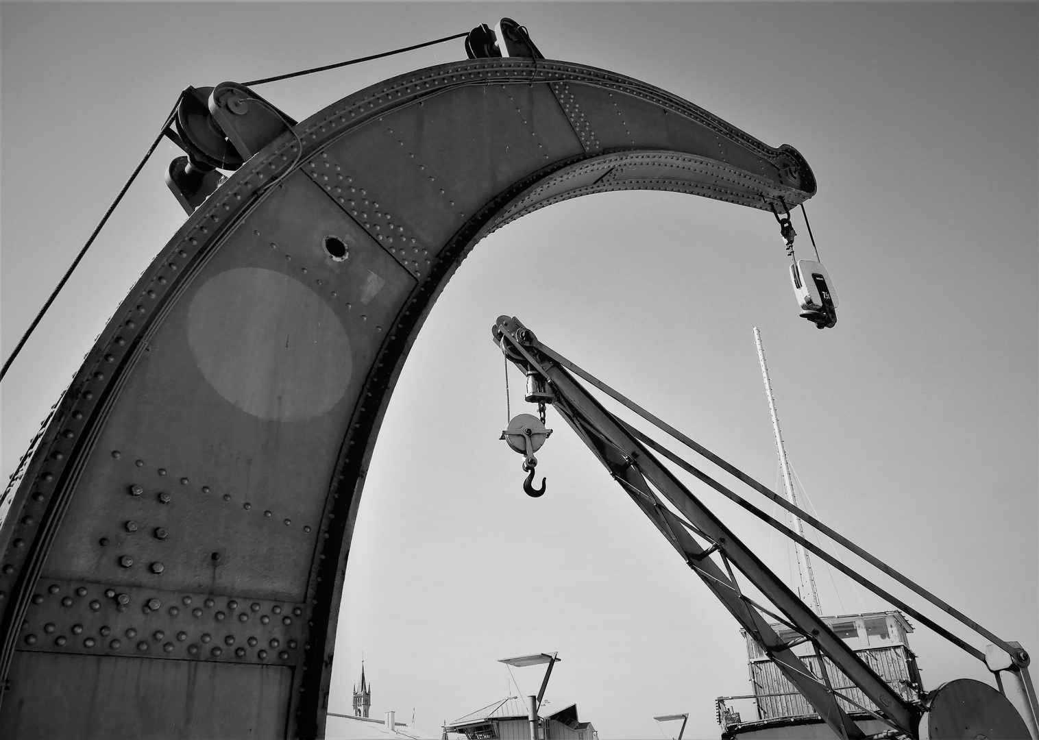 Türme-Kräne-Aufbauten - Der Konstanzer Hafen