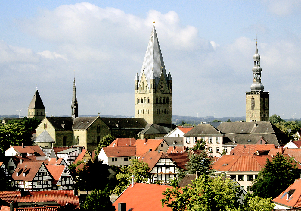 Tuerme über den Daechern der Stadt Soest [1]