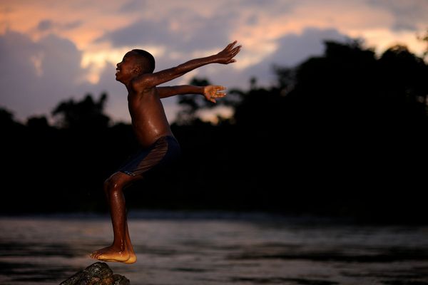 Tuffo al tramonto lungo il Rio