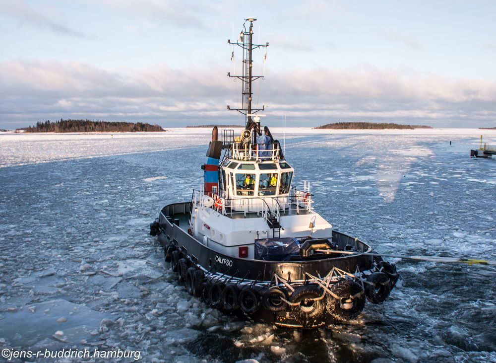 Tugboat life 