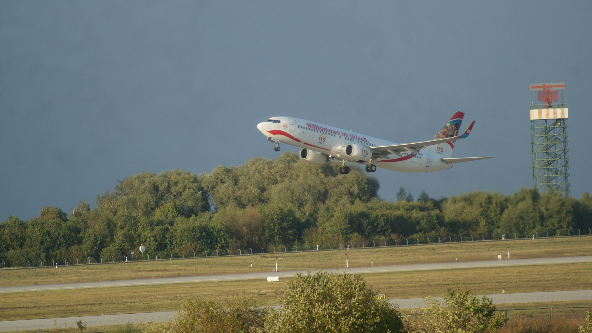 Tui Fly abflug vom airport leipzig-halle