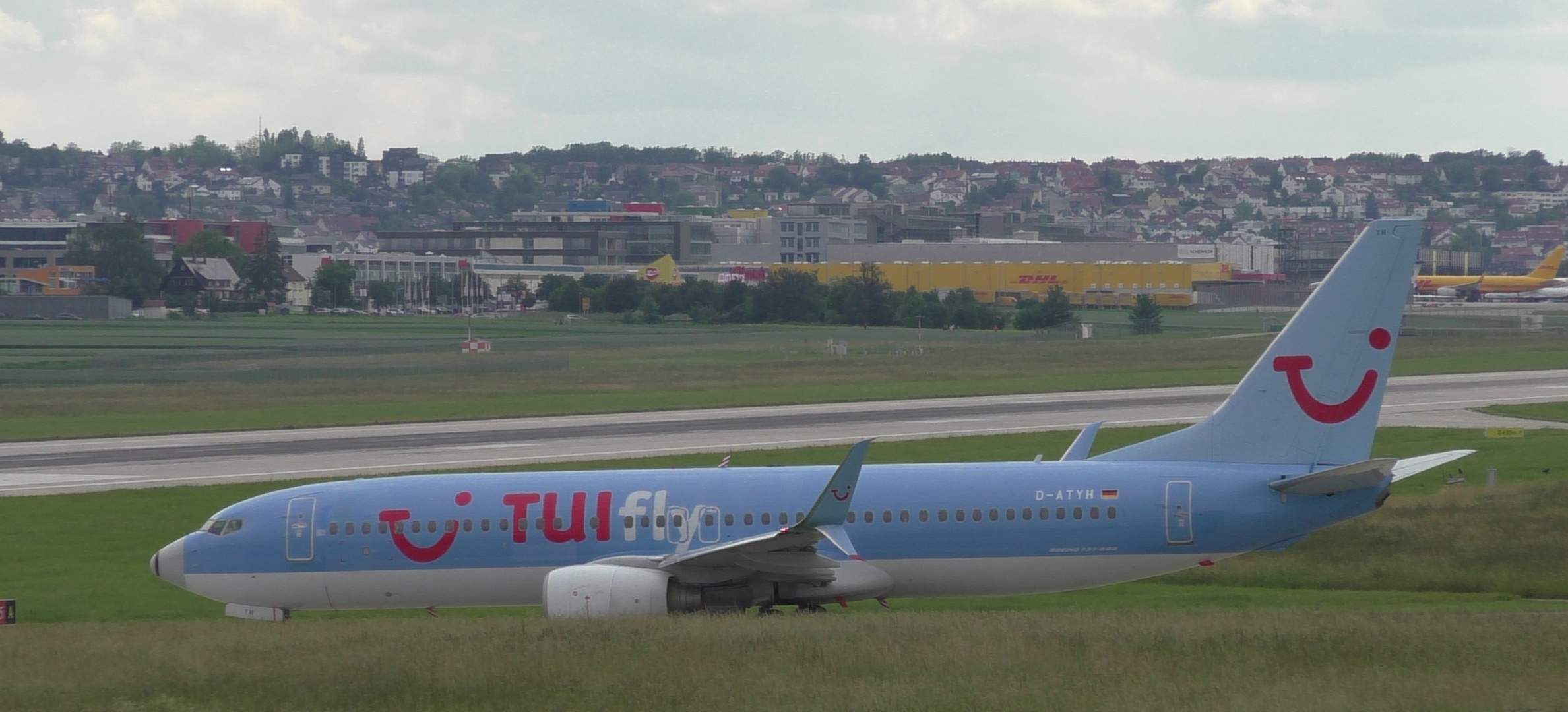 TUI Passagiermachine am Stuttgarter Flughafen