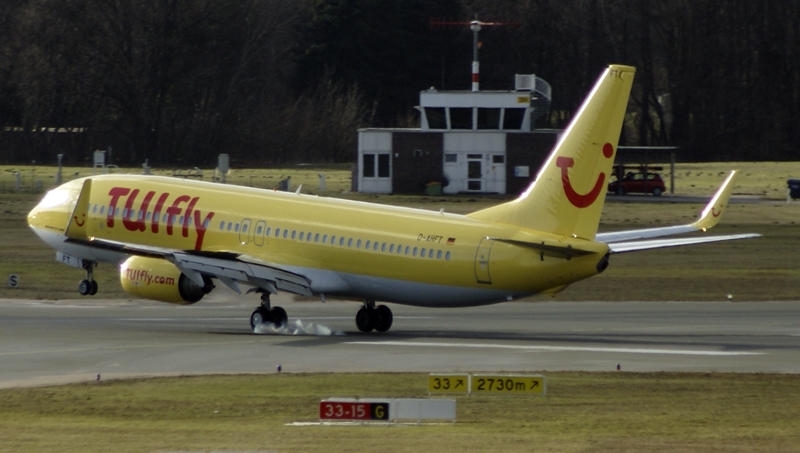 TUIfly 737-800 Touchdown