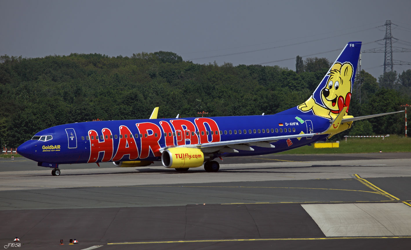 TUIfly Boeing 737-800 Haribo Goldbair