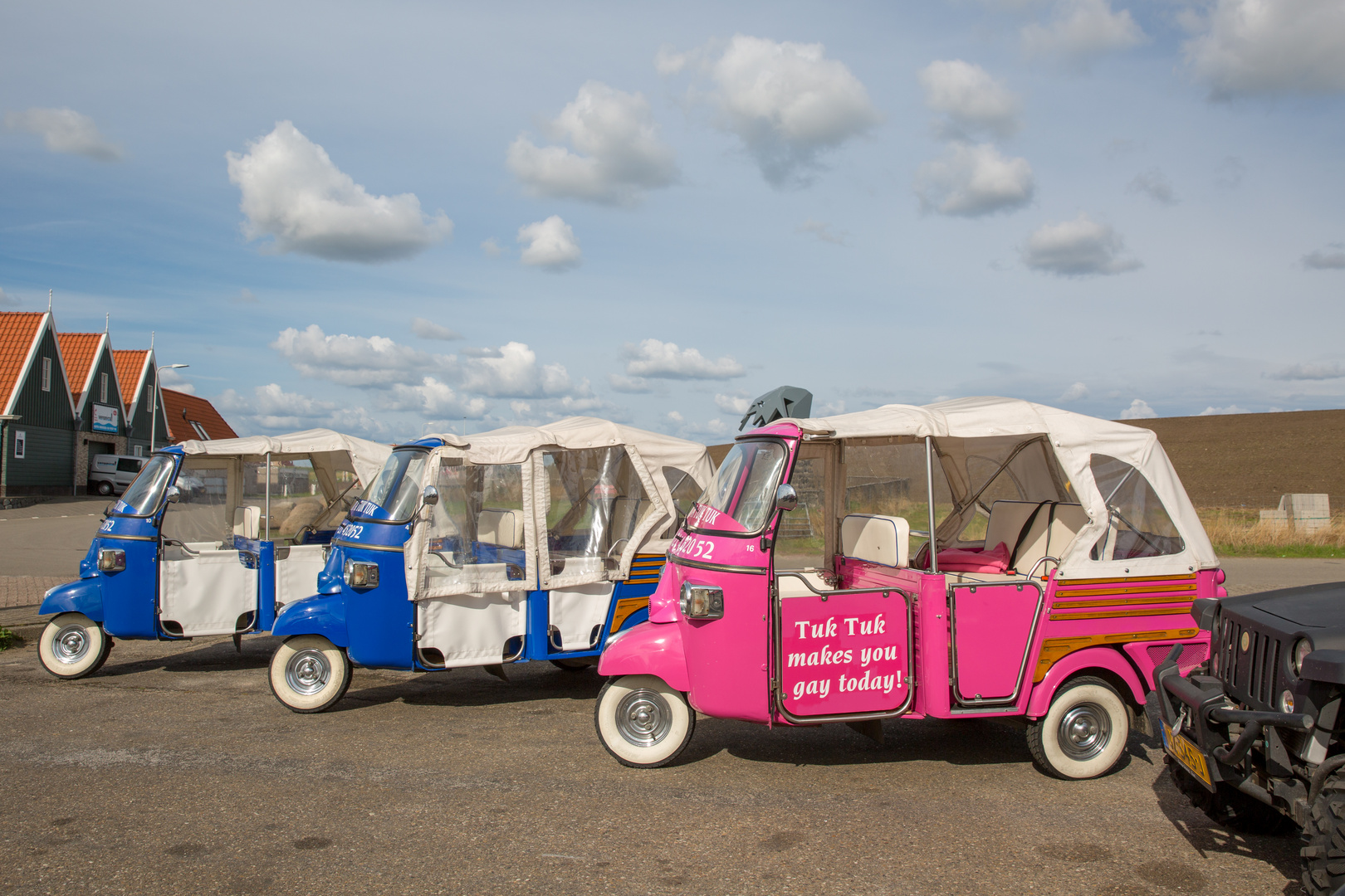 Tuk Tuk Makes You Gay Today Foto Bild World Rosa Farben Bilder Auf Fotocommunity