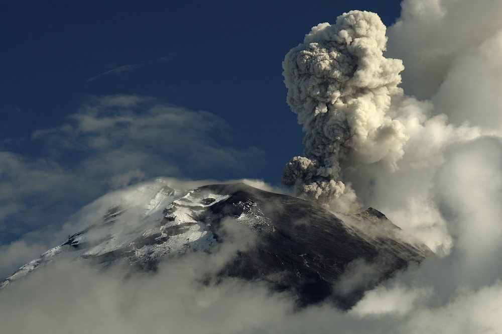 Tungurahua mit Schnee