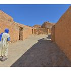 TUNISIE - Oasis de Montagne de CHEBIKA - Marche dans le village abandonné